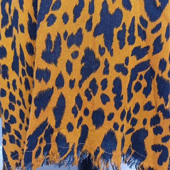 Umgee Leopard Print Collared V-Neck Boho Frayed Hem Sz L Tunic Top - Picture 9 of 15